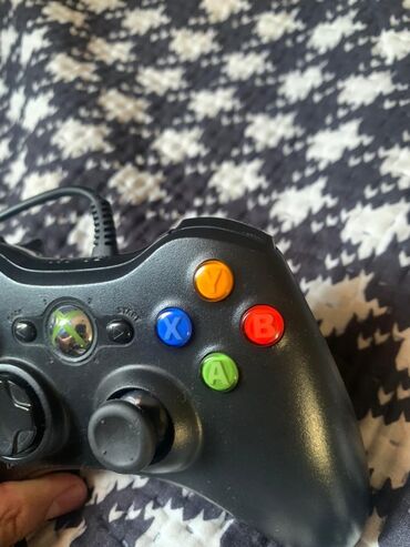 джойстик на playstation 3: Геймпад проводной для платформы Microsoft Xbox 360 и возможностью