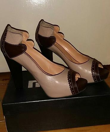 Qadın ayaqqabıları: Qadın yüksək daban ayaqqabısı - Model: Açıq burun (peep-toe), qalın — 2