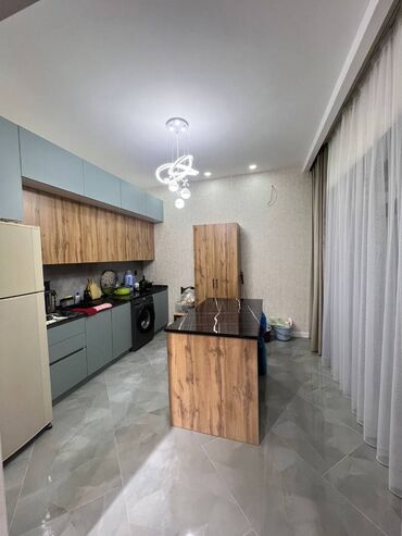Bakı, Şüvəlan qəs., 100 kv. m, 4 otaqlı, Hovuzlu, Kombi, Qaz, İşıq