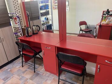дешевые шкафы: Комплект офисной мебели, цвет - Красный, Б/у