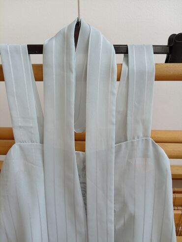 Bluze: Nova, vežena bluza sa širim bretelama vel. 40, L,, svetlo plava, ima — 12