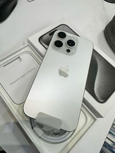 Apple iPhone: IPhone 15 Pro Max, Новый, 256 ГБ, Белый, Зарядное устройство, Защитное стекло, Чехол, 100 %