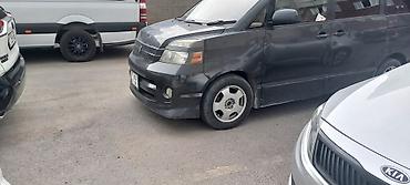 Транспорт: Toyota Voxy: 2004 г., 2 л, Автомат, Бензин, Минивэн — 8