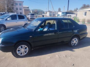 авто рассрочку фит: Volkswagen Vento: 1993 г., 0.2 л, Бензин, Седан