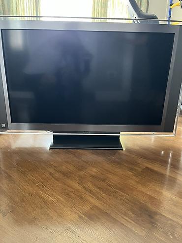 Sony Bravia düz ekran televizor - Marka/model: Sony Bravia (gümüş