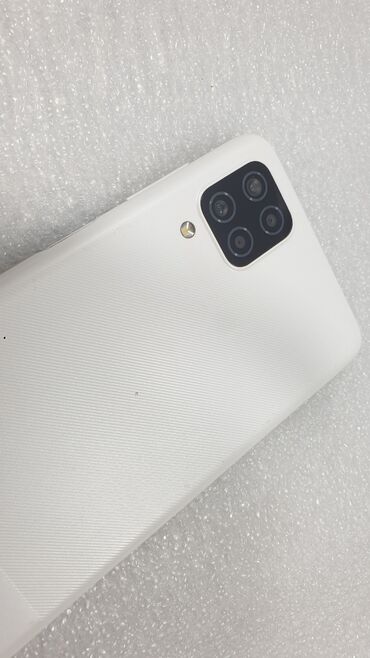 huawei p40 pro бишкек: Samsung Galaxy M12, Колдонулган, 64 ГБ, түсү - Ак, 2 SIM