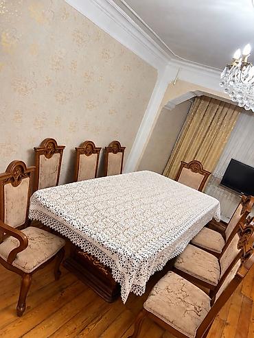 samdanlar: Qonaq otağı üçün, İşlənmiş, Açılan, Dördbucaq masa, 8 stul — 1