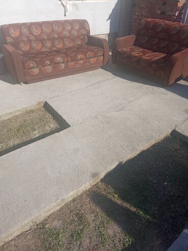 ledzenkosulja br: Three-seat sofas, Textile, color - Brown, Used