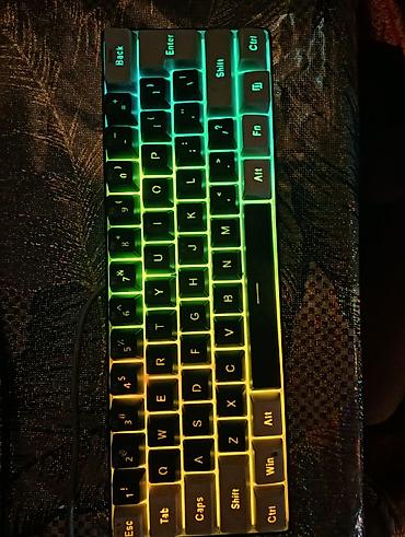 iphome 13 pro max: RGB işıqlı kompakt klaviatura (60% layout) - Ölçü: 60% kompakt dizayn — 2