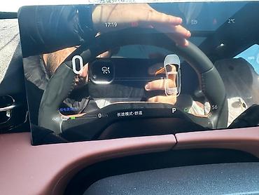 Avtomobil salonu üçün digər detallar: Unize Avtomobilin interyeri: - İkiqat panorama şüşə tavan, salonu — 18