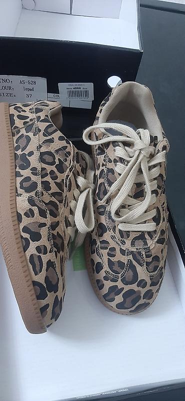Женская обувь: Продаю новую обувь 37 размера. Производство Турция. Размер не подошёл — 1
