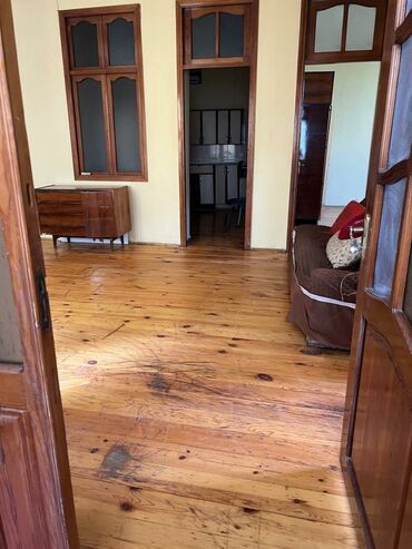 Uzunmüddətli kirayə mənzillər: Kirayə verilən mebel ilə təchiz olunmuş mənzil - Plan: geniş zal və 2 — 16