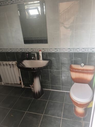 razinde 1 otaqli menzil: Kirayə verilən bu otaqlar yalnız tələbə qızlar üçündür. Hərbir şəraiti
