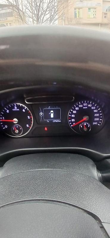 Kia: Kia Sorento – geniş və rahat ailə krossoveri - Kuzov: göy rəng - — 15