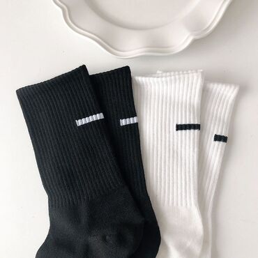 Носки и белье: Носки
Размер: стандарт
Ткань: хлопок
Цена: 100 — сом