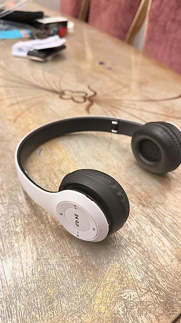 Bluetooth headphones p47