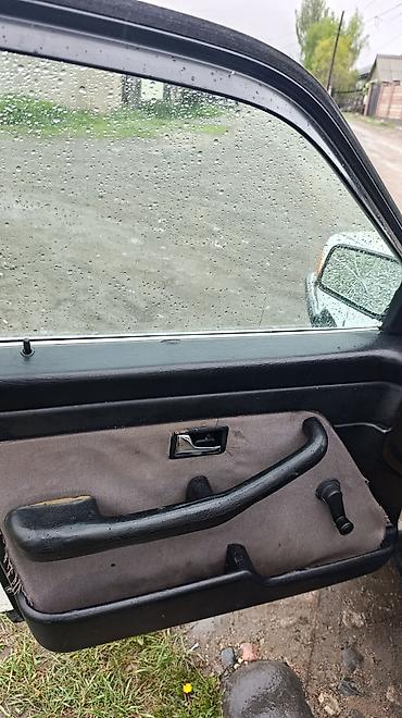 Другие автомобили: Легковой автомобиль седан, белый. Кузов: - 4 двери, классический — 8
