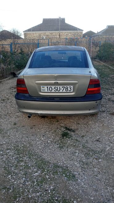 Opel: Opel Vectra B sedan - Ban növü: sedan, 4 qapı - Rəng: gümüşü (ön sol — 7