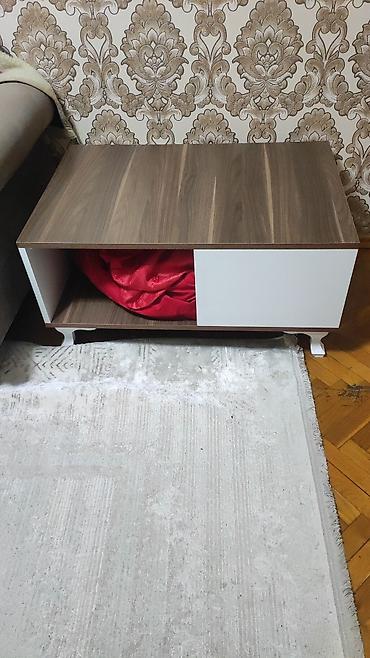Yeni, Jurnal masası lalafo.az -da Yeni, Jurnal masası
