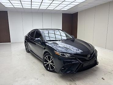 Toyota Camry: 2020 г., 2.5 л, Автомат, Бензин, Седан