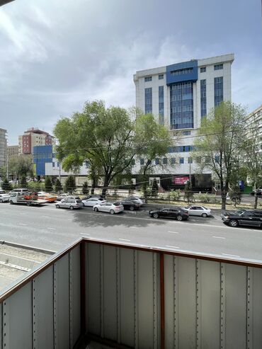бутик вефа: Сдаю Офис, 65 м², В административном здании, 1 линия, С отдельным сан узлом