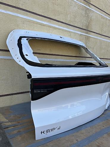 Автозапчасти: Крышка багажника (дверь пятой двери) для Changan Q05 - Оригинальная — 1