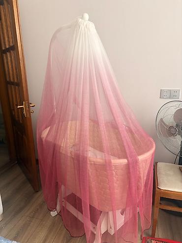 yumru beşik: Qız üçün, Yeni, Yumru, Beşik, Dəstsiz, Matras ilə, Yellənmə mexanizmi ilə — 2