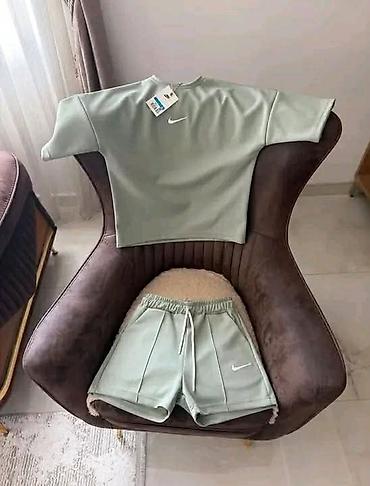 Kompleti: GUESS i nike ženski komplet – majica kratkih rukava + šorts Turska — 11