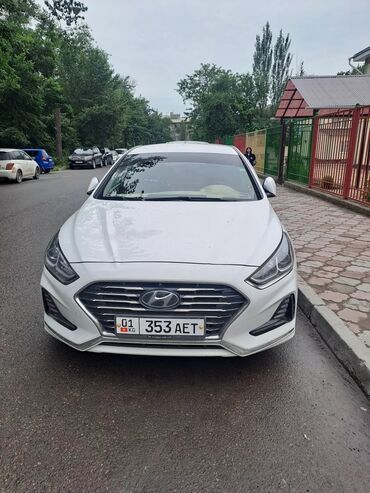 белый hyundai: Hyundai Sonata: 2018 г., 2 л, Автомат, Газ, Седан