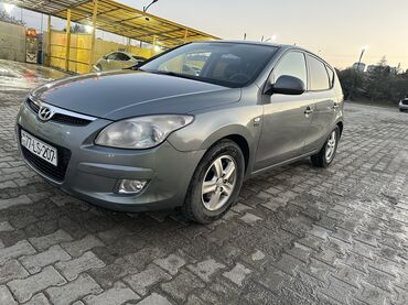 Hyundai: Hyundai i30: 1.6 l | 2010 il Sedan — 3