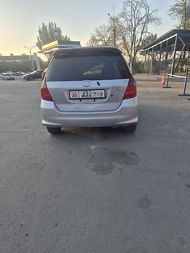 хит машина: Honda Fit: 2002 г., 1.3 л, Вариатор, Бензин, Хэтчбэк — 6