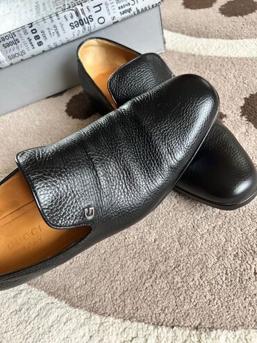 qara mokasinlər: GUCCI kişi loaferləri – Made in Italy - Model: klassik slip-on loafer
