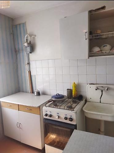 Продажа квартир: 1 комната, 32 м², 7 мкр 104 серия, 3 этаж, Старый ремонт — 4