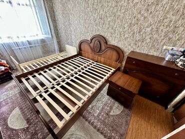 Спальные гарнитуры: Спальный гарнитур, Дерево