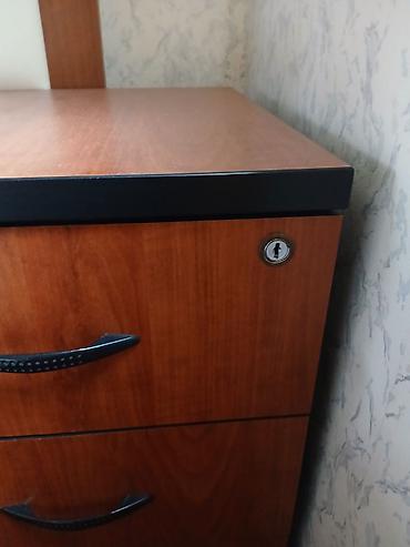Ev üçün mebel: Ideal veziyyetdedir, 2 eded acari var, ayaqlari tekerlidir — 4