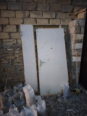 Blok üçün İşlənmiş Giriş qapısı 120x205 sm Ünvandan götürmə