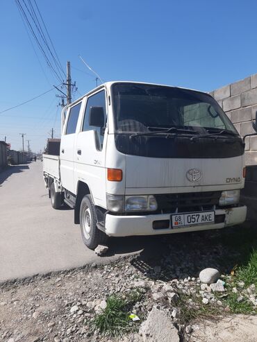 Toyota: Toyota Dyna: 2002 г., 0.2 л, Механика, Бензин, Бус