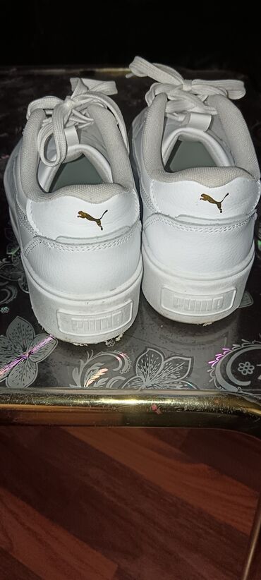 Women's Sneakers and athletic shoes: Puma ženske patike – bele kožne sneakers - Model sa podignutim — 2