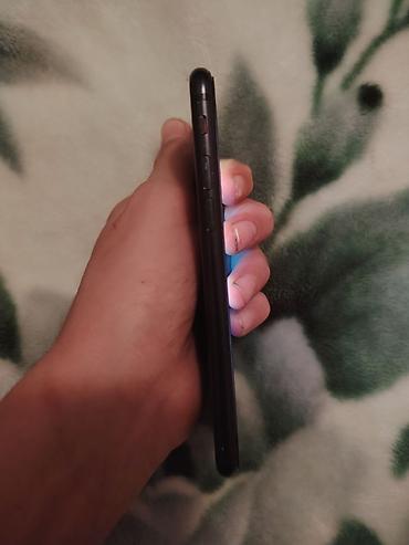 iphome se: IPhone SE, Qara, Barmaq izi — 3
