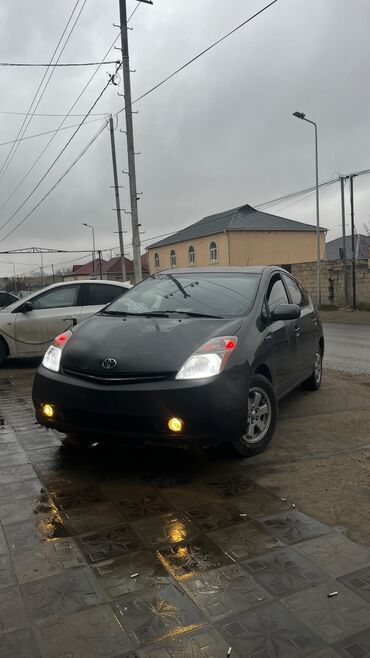 189 taksi: Günlük, Toyota, Depozitlə, Qalmamaq şərti ilə