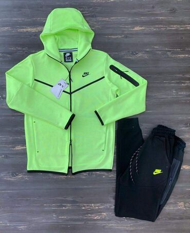 Trenerke: TOP PONUDA Veličina S M L XL XXL Cena 5300 dinara Moguca zamena — 15