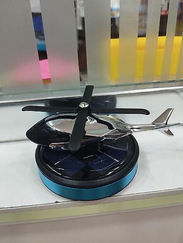 07 pribor: Günəş enerjisi ilə işləyən helikopter formalı avtomobil ətri. Bu — 3