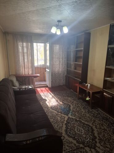 пол дома в бишкеке: 2 комнаты, 46 м², 104 серия, 1 этаж, Старый ремонт