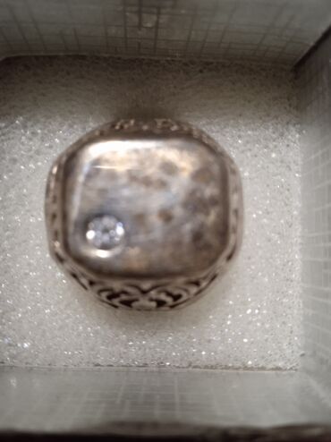 свадебные кольца: Продам перстень. Внутренний диаметр 20 мм -- 2 см. Новый,в упаковке,в
