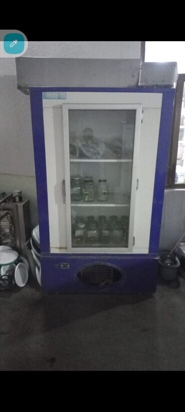 dukan vitrini: Vitrin soyuducu tam islekdi Qiymeti 550 azn unvan bileceri Medine