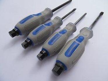 Setovi ručnog alata: Set od 4 šrafcigera - Tipovi: ravni i krstasti (Pozi/Phillips) – po na lalafo.rs — 2 Setovi ručnog alata: Set od 4 šrafcigera - Tipovi: ravni i krstasti (Pozi/Phillips) – po — 2