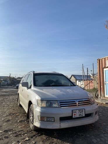 миссубици пожеро пинин: Mitsubishi Chariot: 1997 г., 2 л, Автомат, Бензин, Универсал