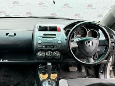 хонда фит жас: Honda Fit: 2001 г., 1.3 л, Вариатор, Бензин, Хетчбек