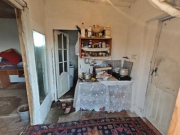 Həyət evləri və villaların satışı: 3 otaqlı, 40 kv. m, Orta təmir — 12