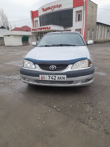 Toyota: Toyota Avensis: 2001 г., 1.6 л, Механика, Бензин, Седан